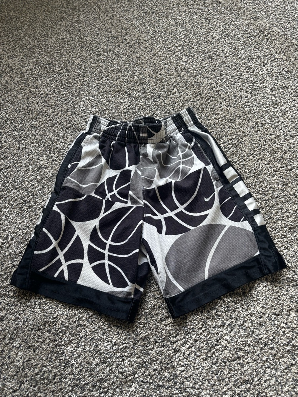 Boy's Nike Dri-Fit Basketball Shorts Sz M